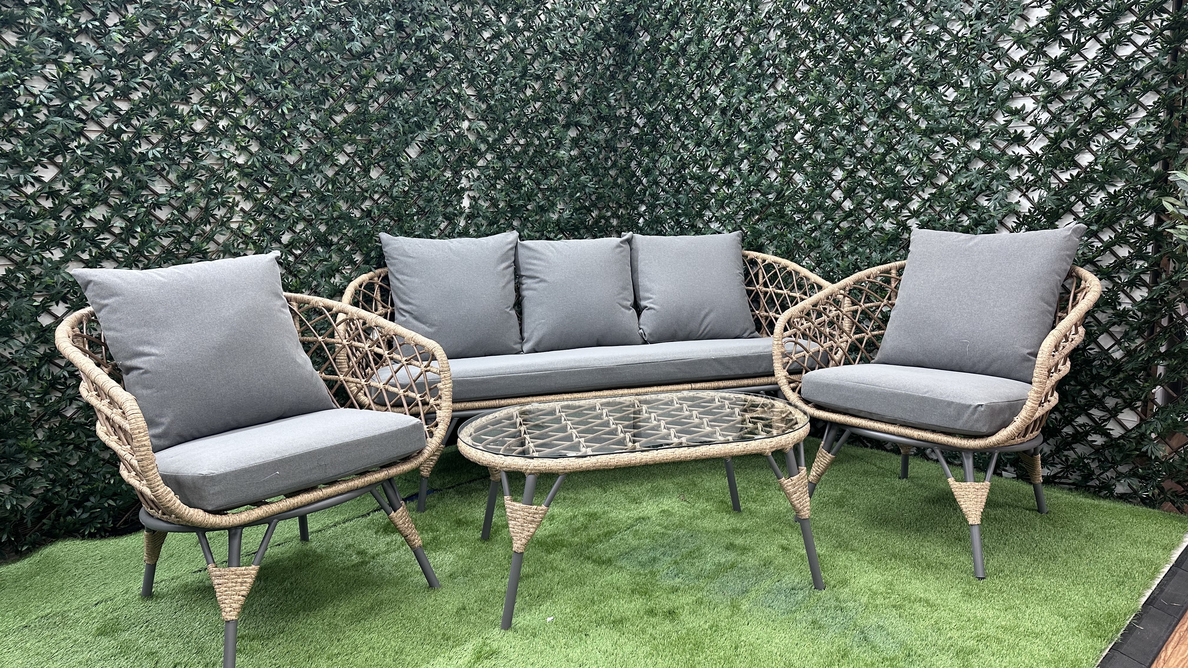 Enjoy Stunning New Garden Furniture For Under £1,000 with Hilltop Garden Centre