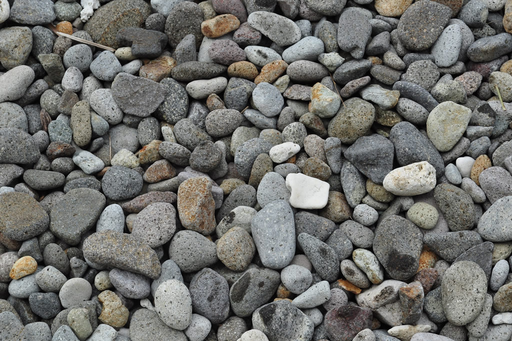 6 Natural Stone & Pebble projects for your home