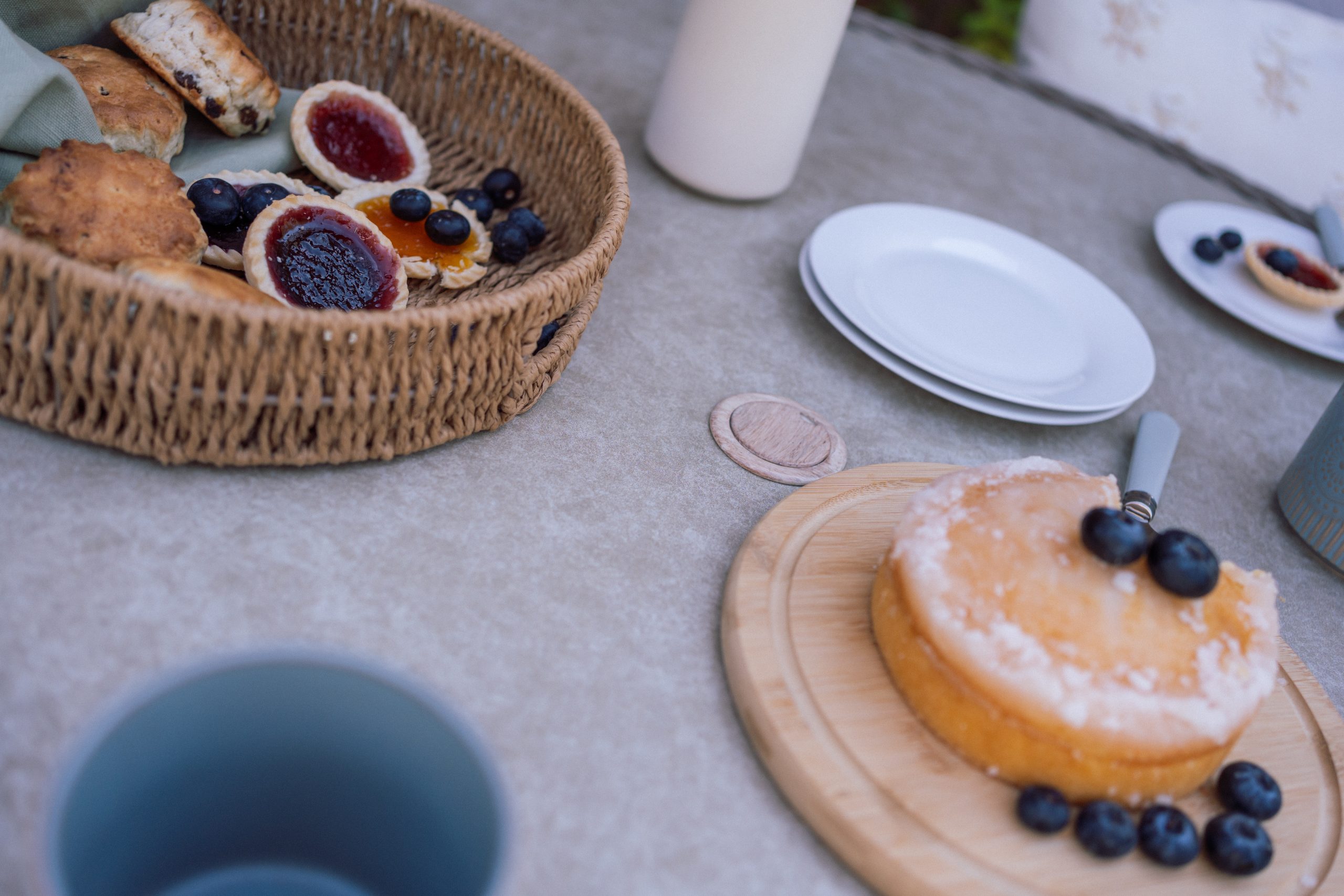 Wicker 4 Seat Round Dining Set by Innovators - Image 9