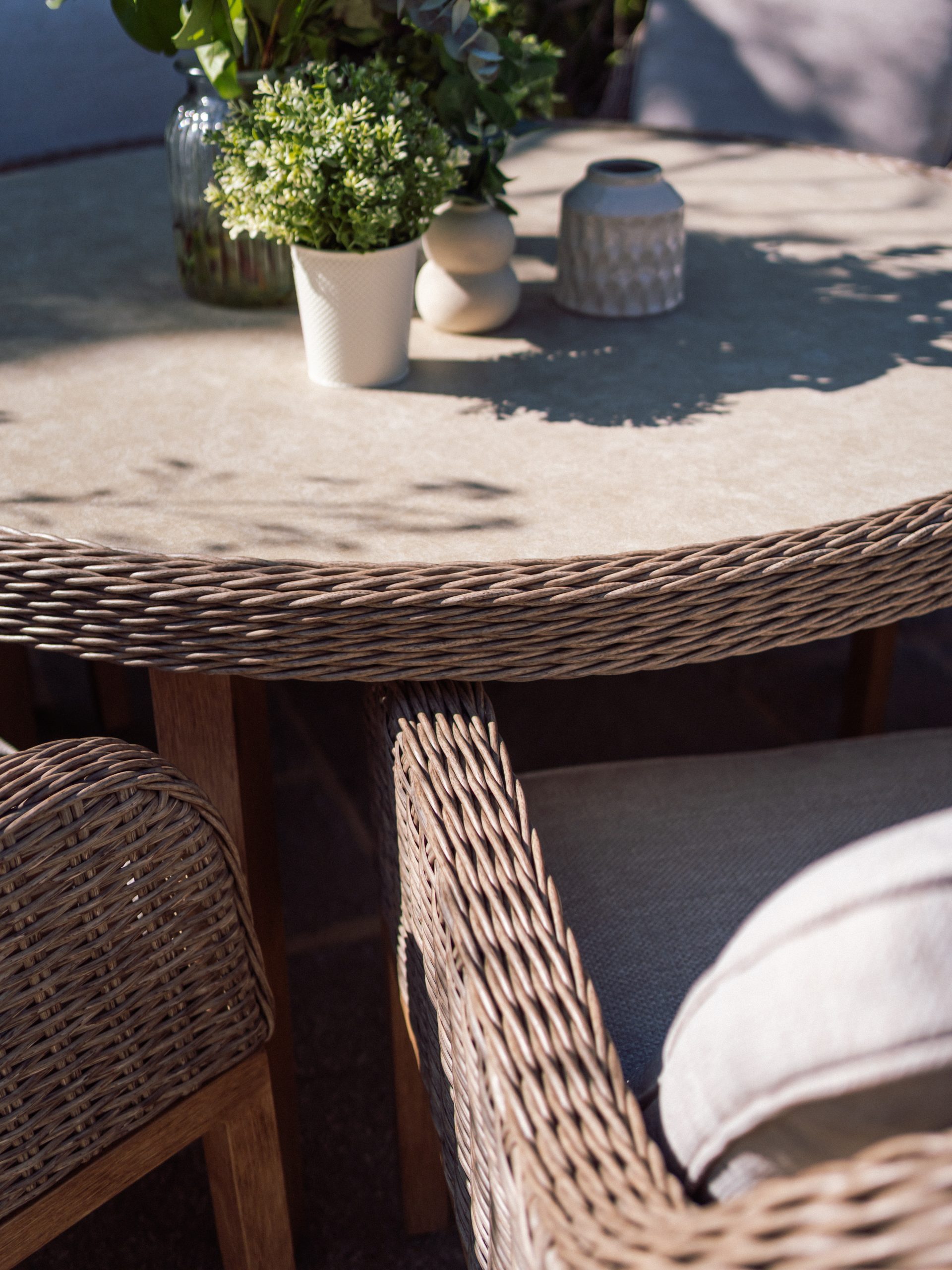 Wicker 4 Seat Round Dining Set by Innovators - Image 12